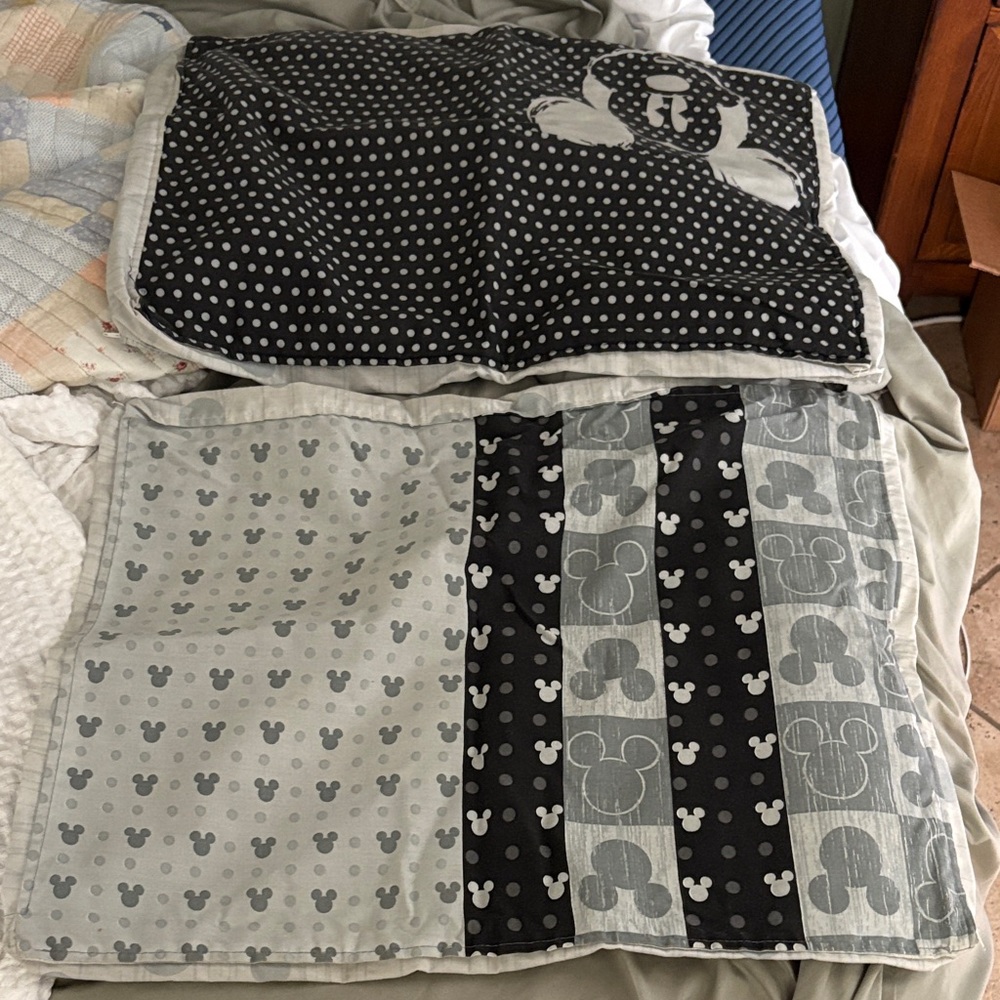 Grey and Black Mickey Pattern Comforter - Disney-Inspired Home Bedding - Picture 5 of 6